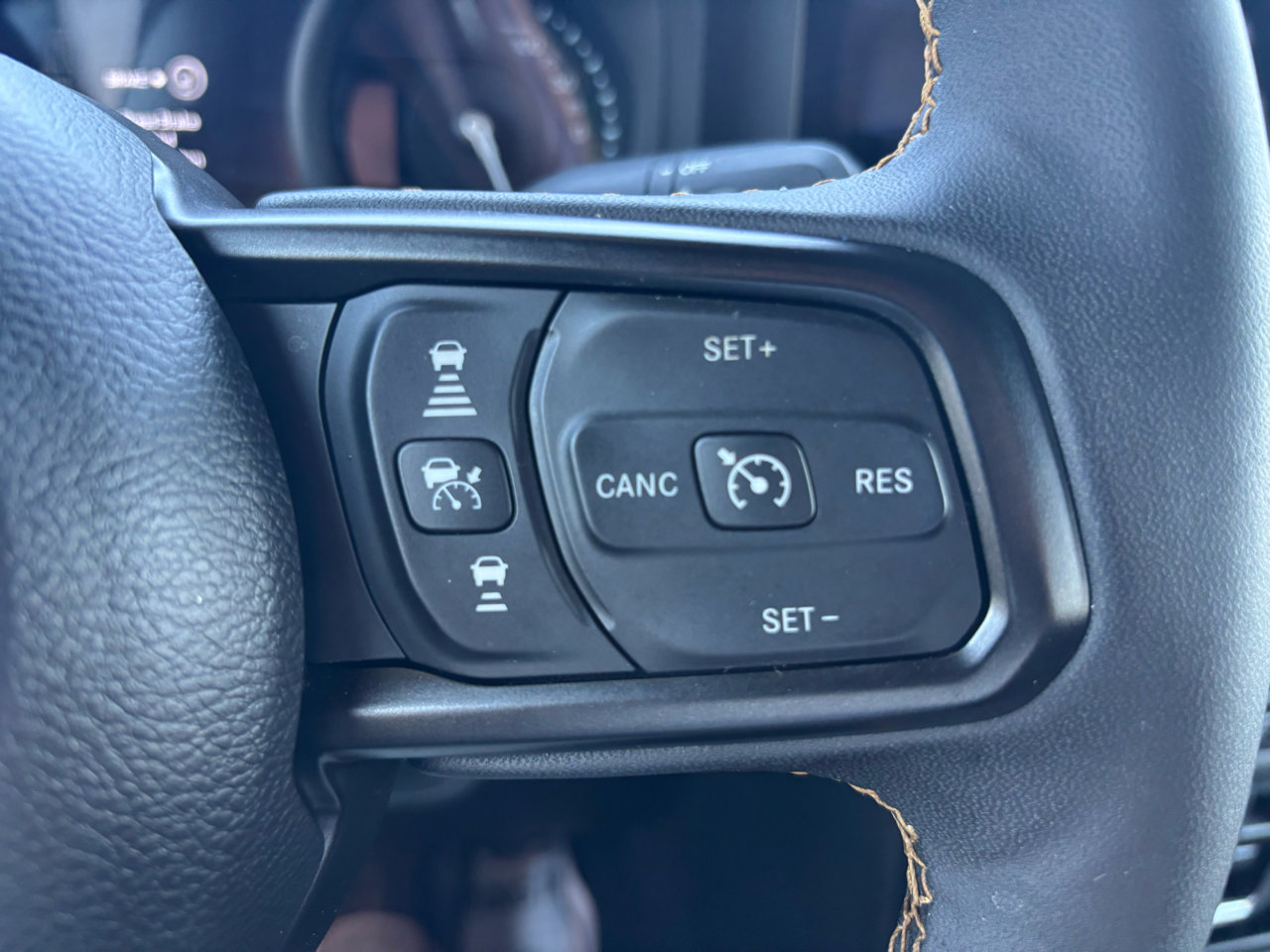 Used 2024 Jeep Wrangler Unlimited AWD/4WD image 18