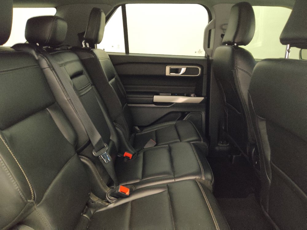 Used 2023 Ford Explorer XLT w/ Equipment Group 202A RWD image 19