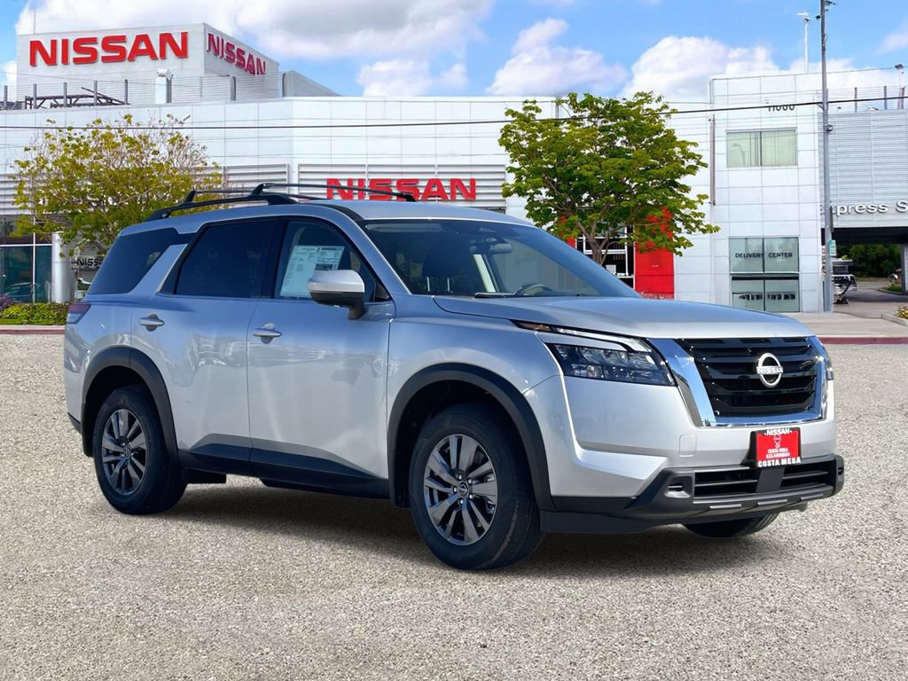 New 2025 Nissan Pathfinder SV image 5
