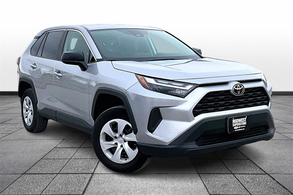 Used 2024 Toyota RAV4 LE image 2