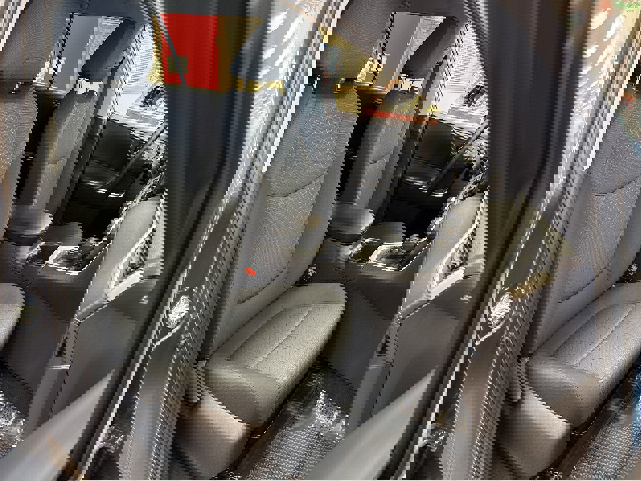 Used 2022 Toyota RAV4 XLE w/ XLE Grade Weather Package image 17