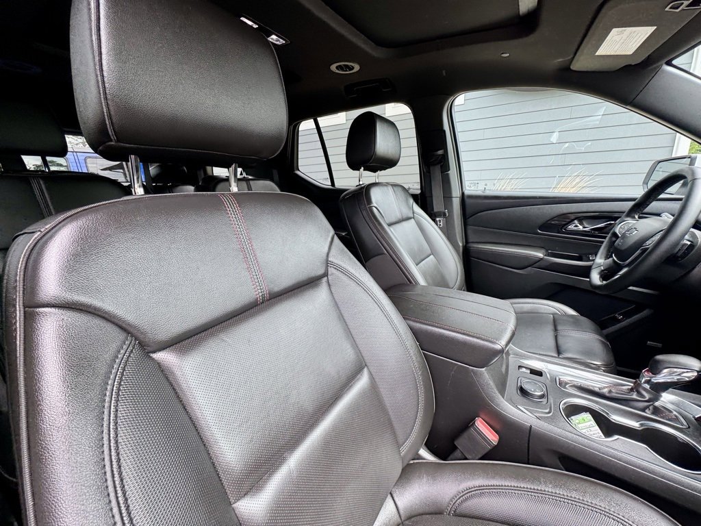 Used 2023 Chevrolet Traverse RS image 21