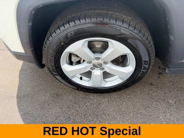 Used 2020 Jeep Compass Latitude w/ Cold Weather Group AWD/4WD image 46
