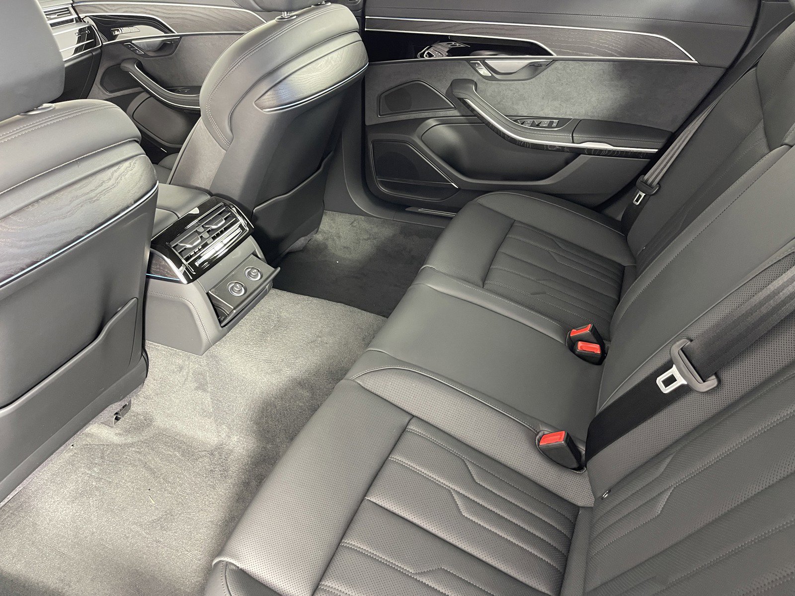 New 2025 Audi A8 L 3.0T image 35
