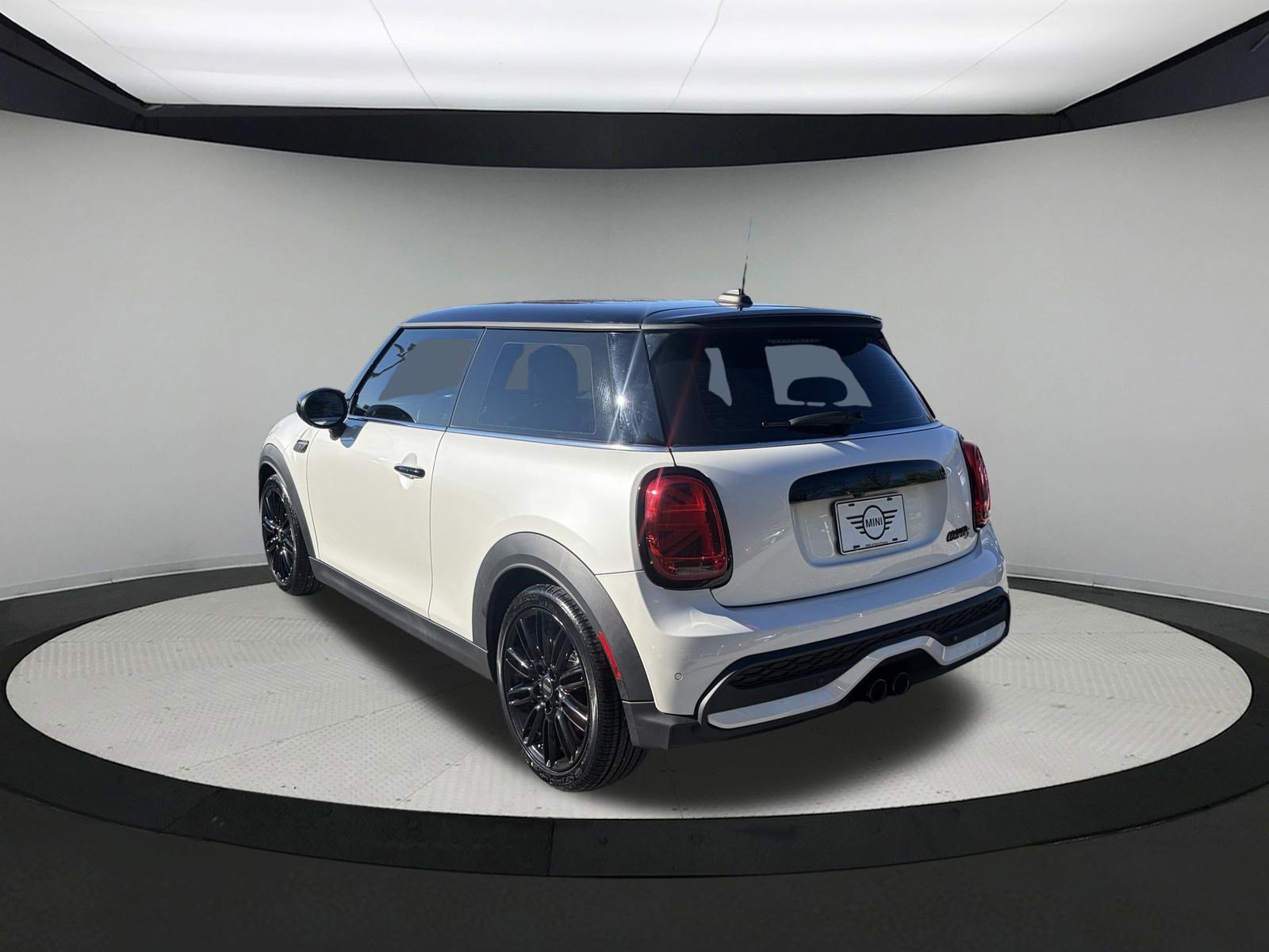Used 2024 MINI Cooper S FWD image 5