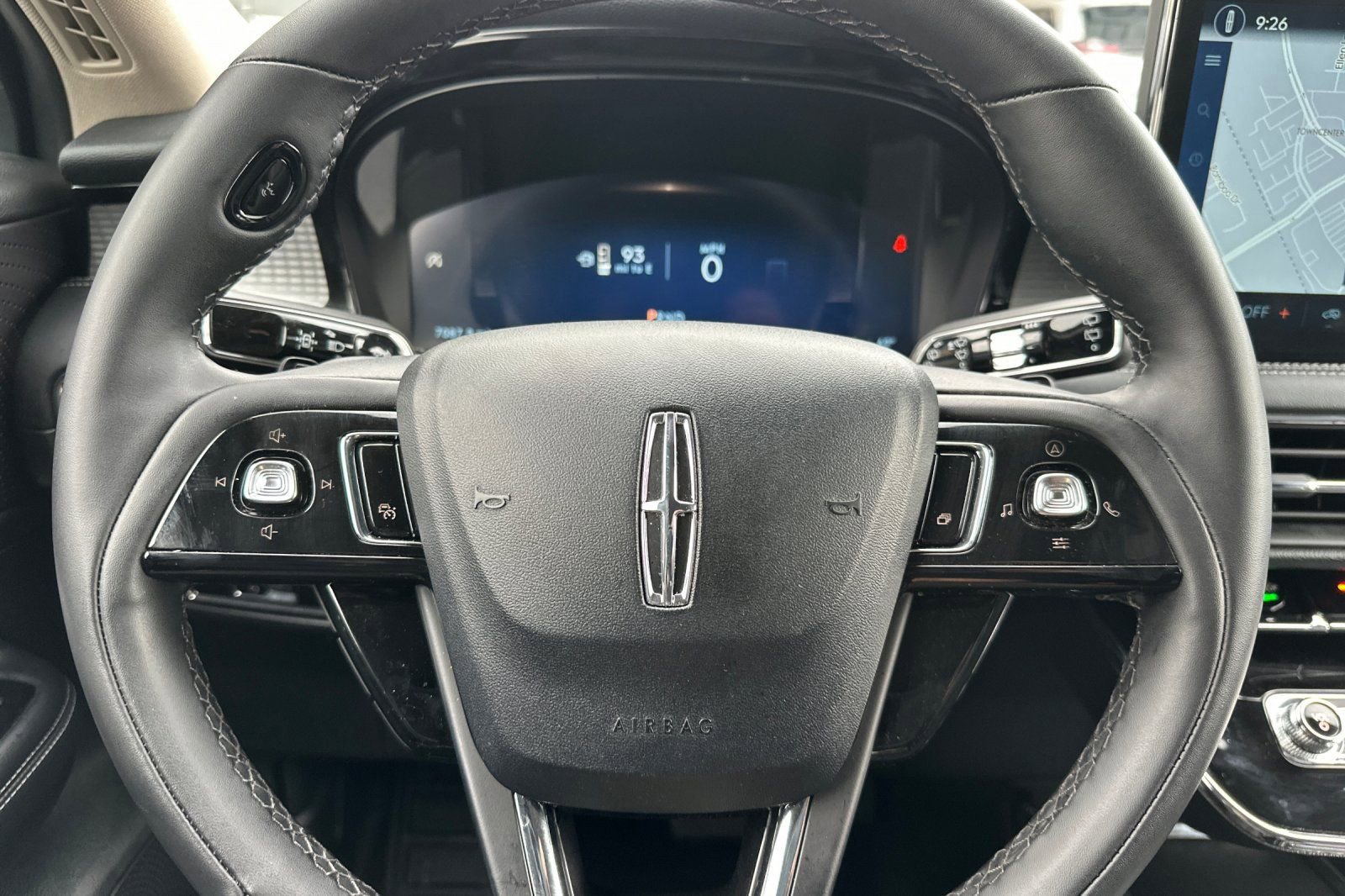 Used 2025 Lincoln Corsair FWD w/ Rear Removable Package Tray image 22