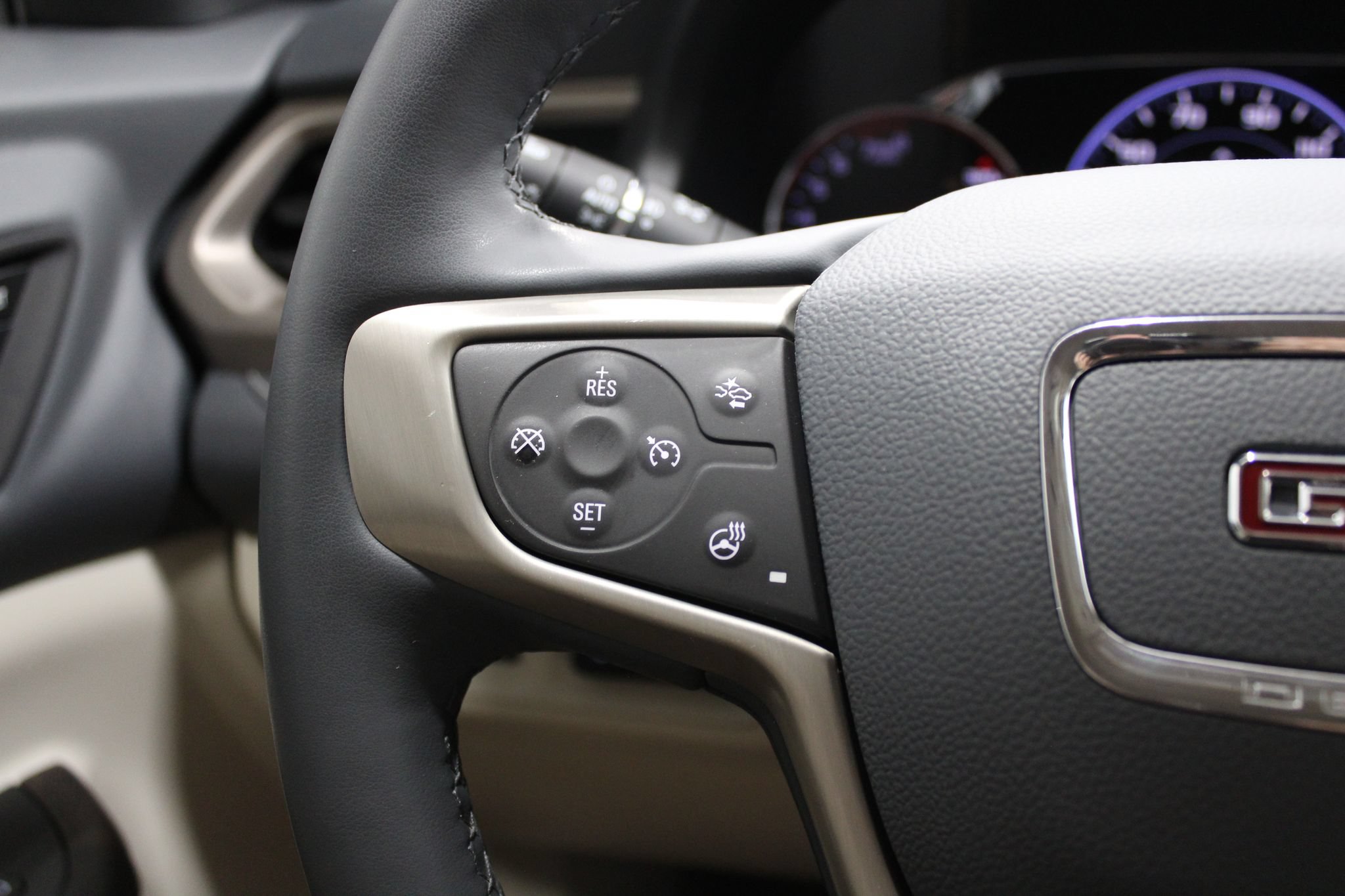 Used 2023 GMC Acadia Denali AWD/4WD image 45