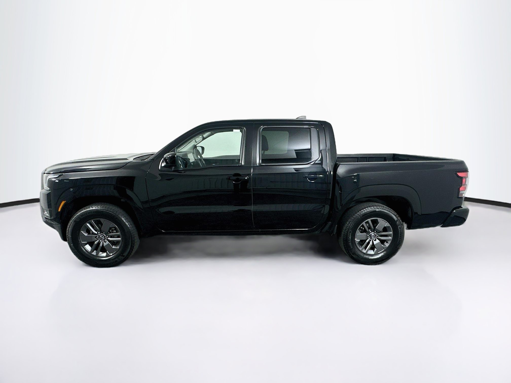 Used 2026 Nissan Frontier SV RWD image 4