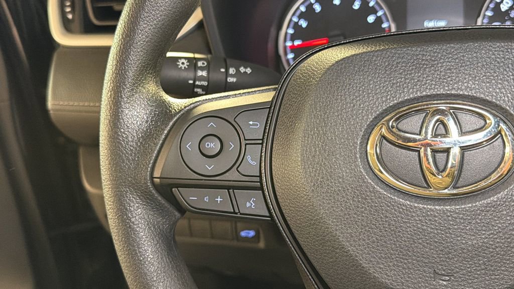 Used 2021 Toyota RAV4 XLE w/ Convenience Package image 25