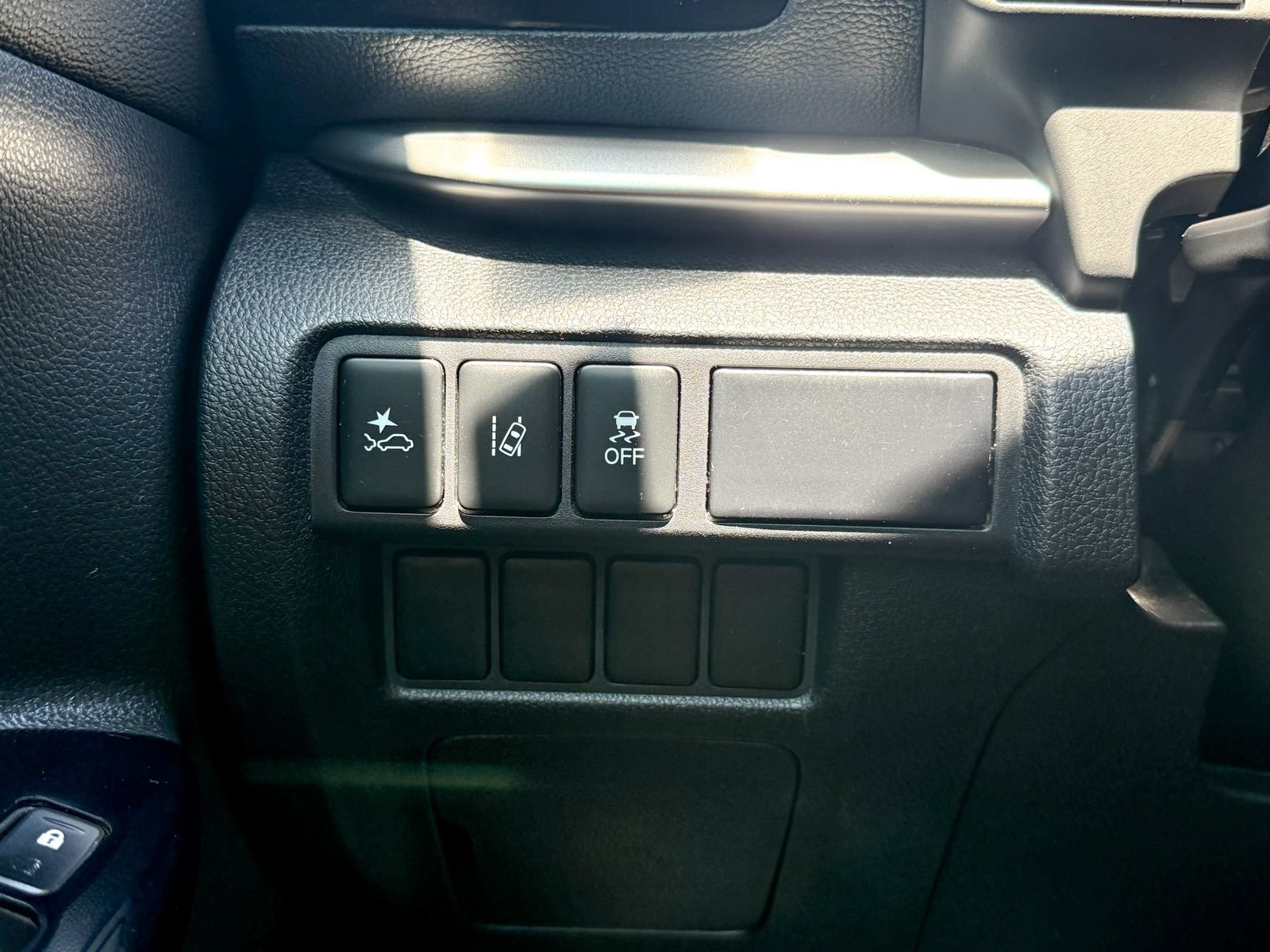 Used 2022 Mitsubishi Eclipse Cross LE AWD/4WD image 40