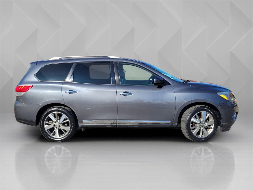 Used 2013 Nissan Pathfinder Platinum w/ Cargo Pkg image 4