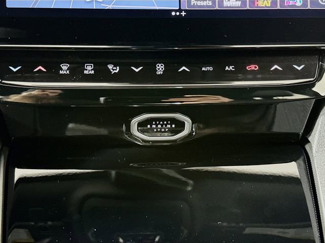 New 2026 Jeep Grand Cherokee Limited w/ Limited Altitude Package AWD/4WD image 16