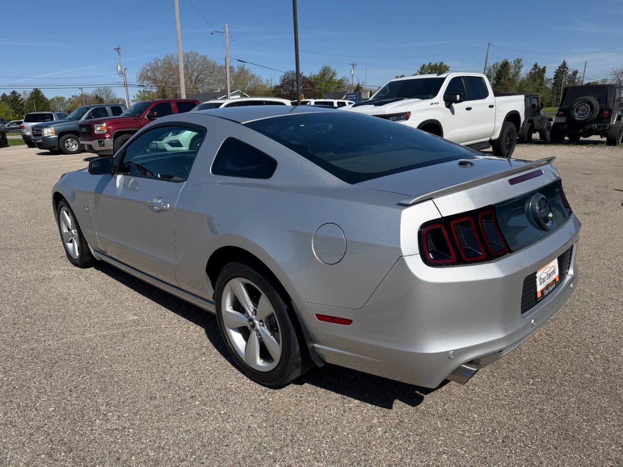 Used 2013 Ford Mustang GT Premium w/ Security Pkg RWD image 3