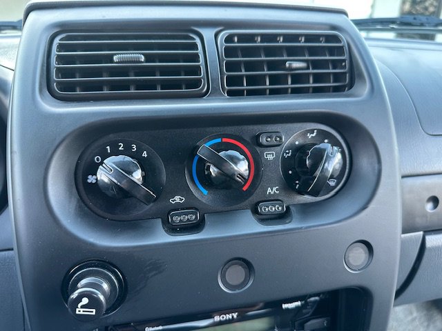 Used 2004 Nissan Frontier XE w/ (PWR) XE Pwr Pkg image 24