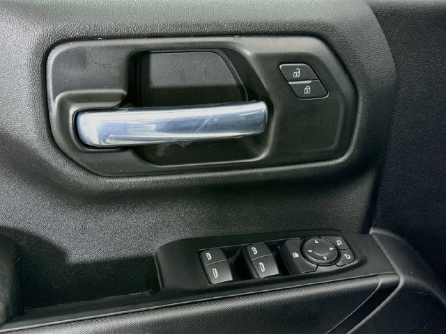 Used 2025 Chevrolet Silverado 1500 Custom w/ Turbomax Blackout Package AWD/4WD image 18