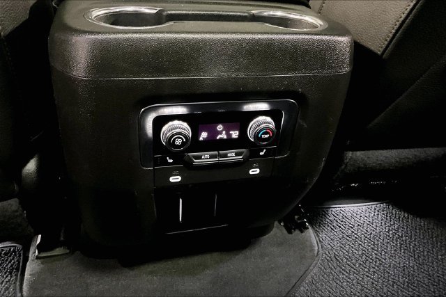 Used 2022 GMC Yukon Denali AWD/4WD image 29