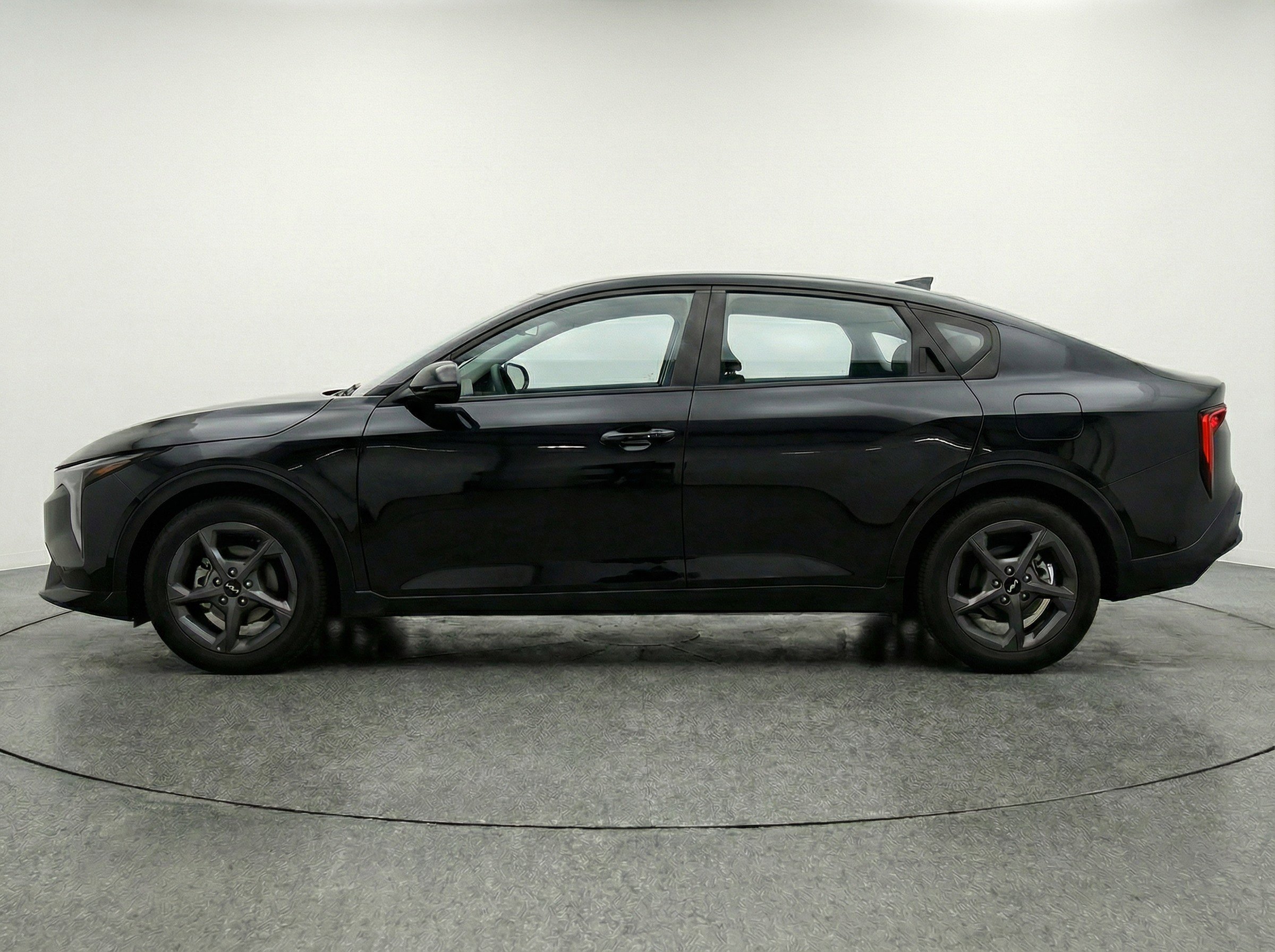 Used 2025 Kia K4 LXS FWD image 5