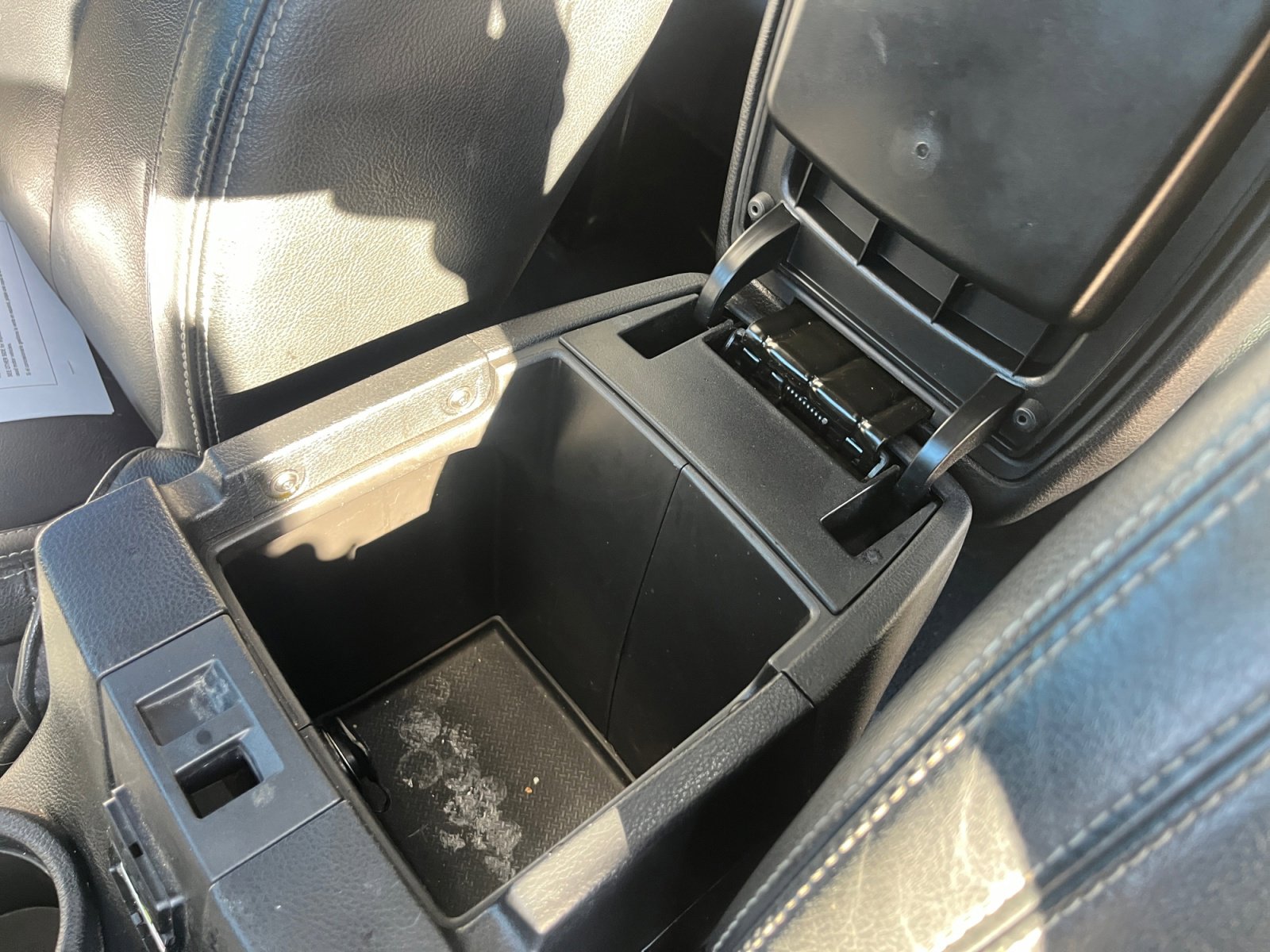 Used 2015 Jeep Wrangler Unlimited Rubicon w/ Connectivity Group image 15