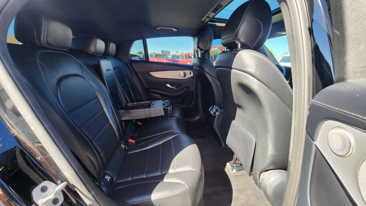 Used 2023 Mercedes-Benz GLC 300 4MATIC Coupe image 23