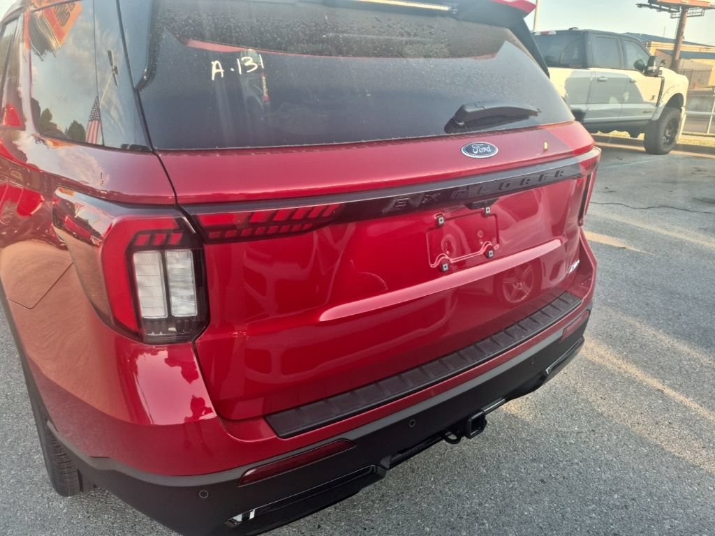 New 2026 Ford Explorer ST-Line w/ ST-Line Street Pack AWD/4WD image 9