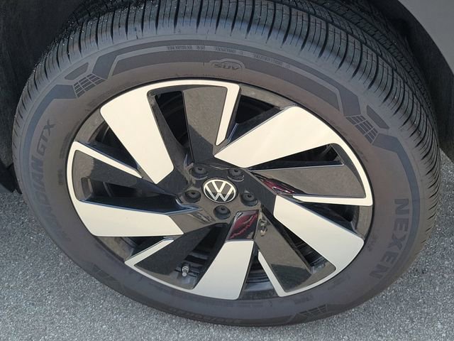 Used 2024 Volkswagen Atlas Cross Sport SE image 28