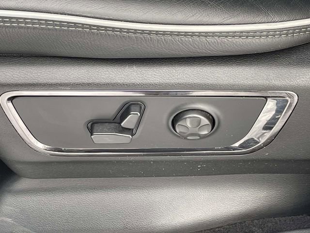 Used 2025 RAM 1500 Limited w/ Body Color Bumper Group image 14