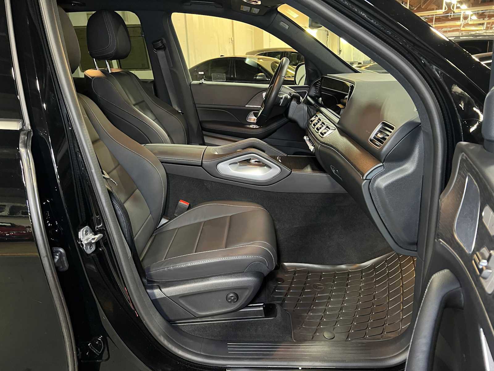 Used 2025 Mercedes-Benz GLE 350 4MATIC image 13