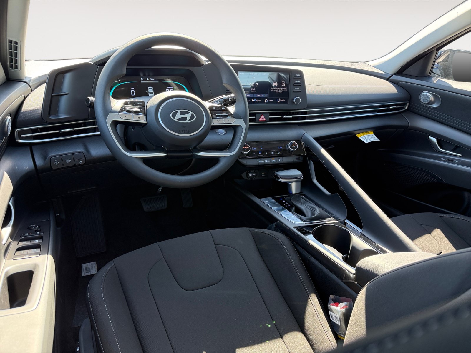 New 2026 Hyundai Elantra Hybrid FWD image 15