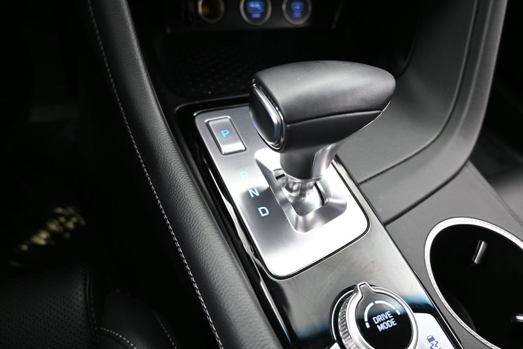 Used 2025 Genesis G70 2.5T RWD image 29