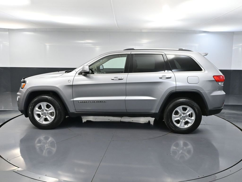 Used 2017 Jeep Grand Cherokee Laredo w/ Quick Order Package 23E AWD/4WD image 11