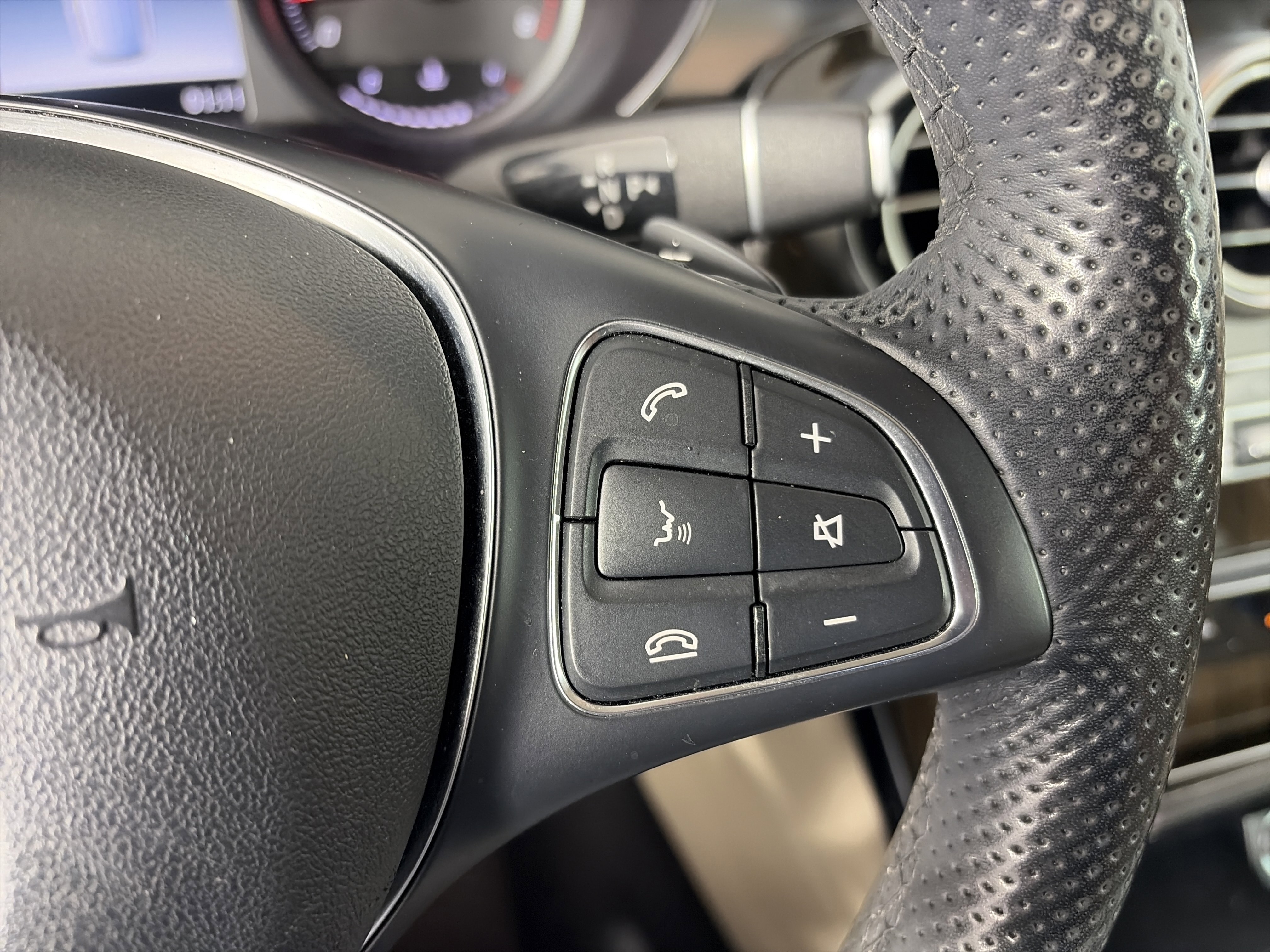 Used 2019 Mercedes-Benz GLC 300 4MATIC image 37