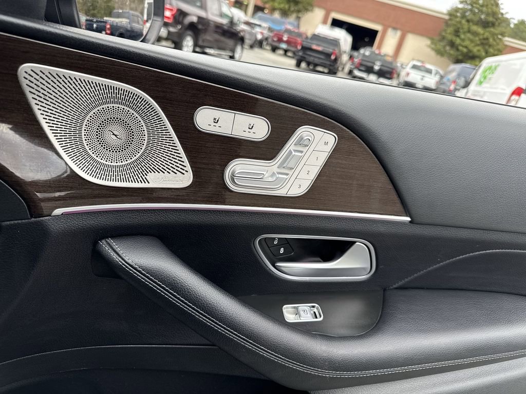 Used 2024 Mercedes-Benz GLS 450 4MATIC image 26