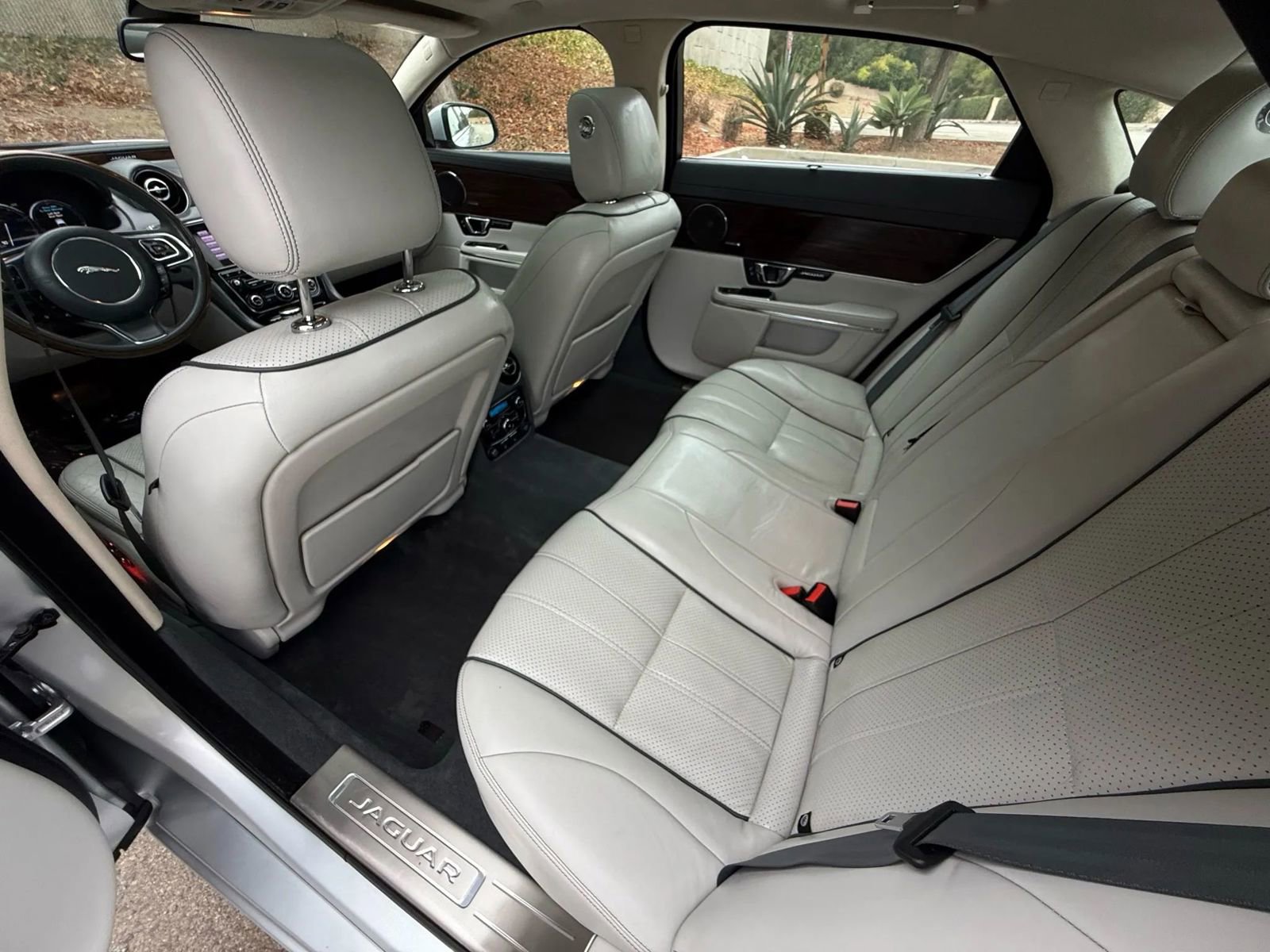 Used 2014 Jaguar XJ L Portfolio image 50