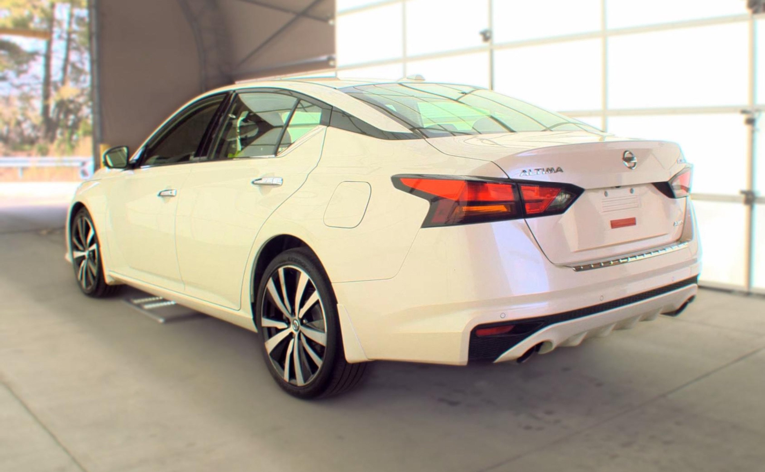 Used 2019 Nissan Altima 2.5 Platinum AWD/4WD image 5