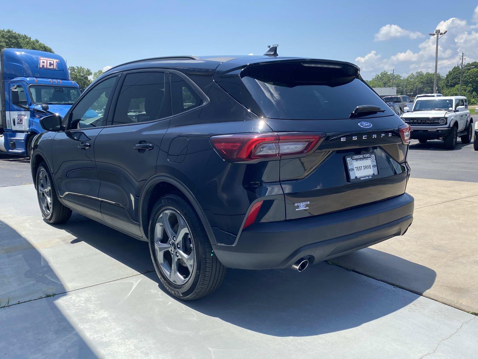 Used 2025 Ford Escape ST-Line FWD image 8