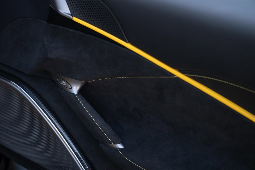 Used 2024 Ferrari Roma Spider image 52