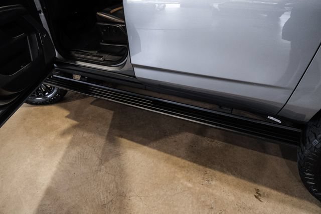 Used 2023 GMC Yukon XL AT4 w/ AT4 Premium Package AWD/4WD image 8