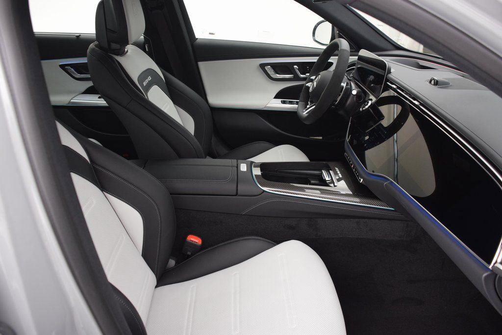 New 2026 Mercedes-Benz E 53 AMG e 4MATIC Sedan image 16