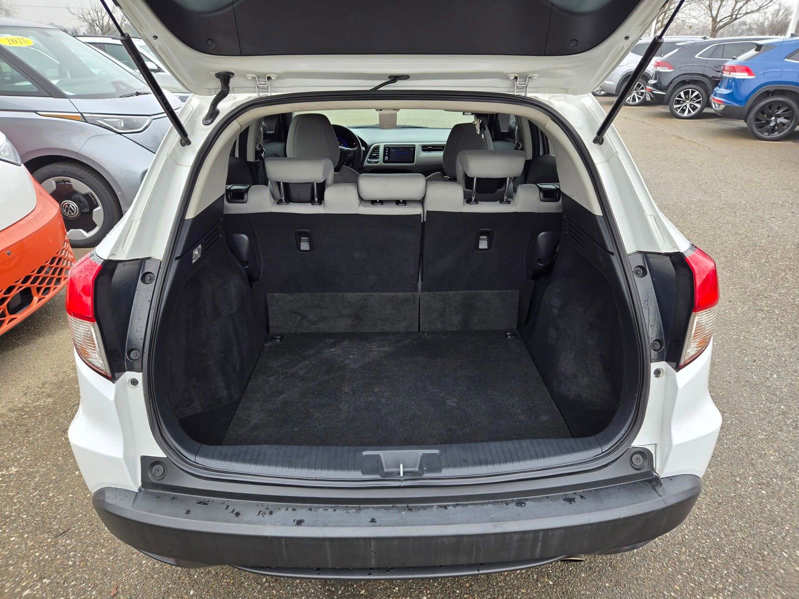 Used 2021 Honda HR-V EX image 9