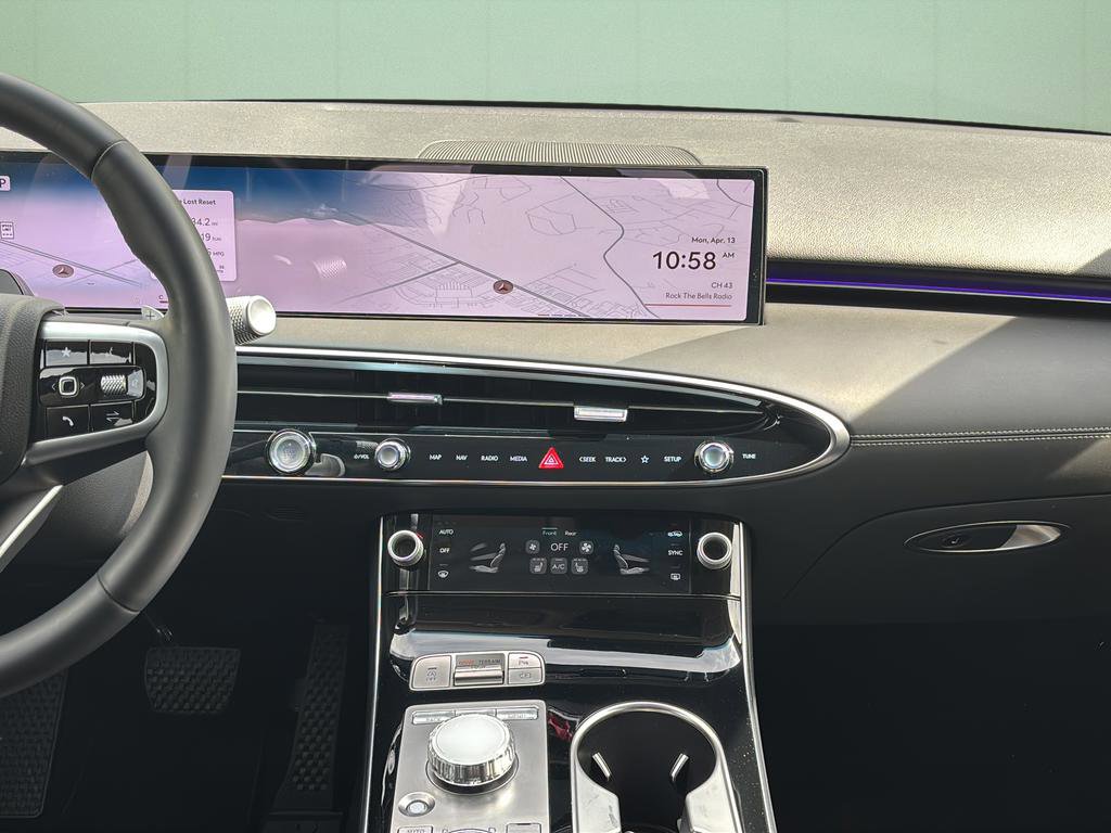 Certified 2026 Genesis GV70 2.5T AWD/4WD image 22