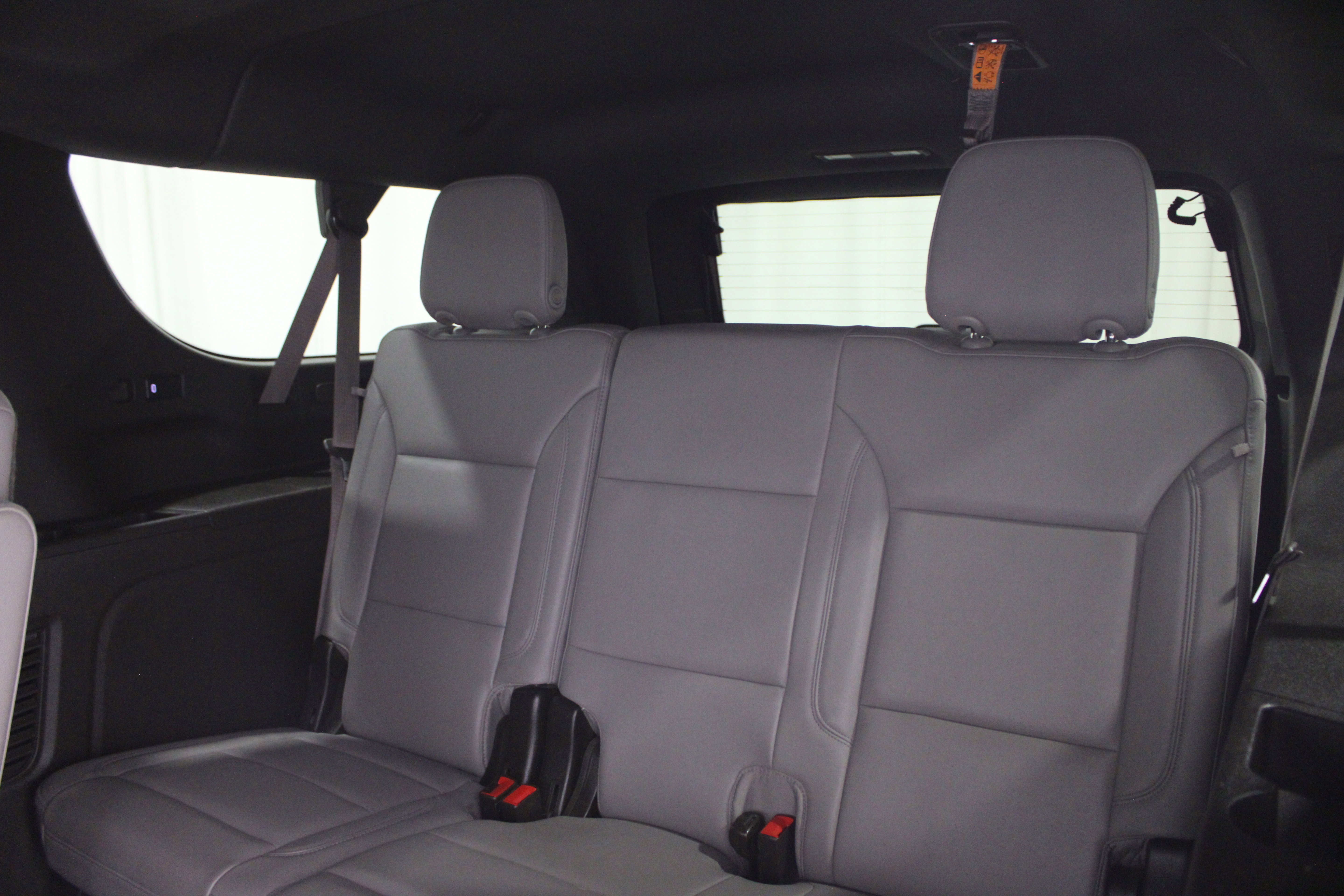 Used 2024 Chevrolet Suburban Z71 w/ Luxury Package image 27