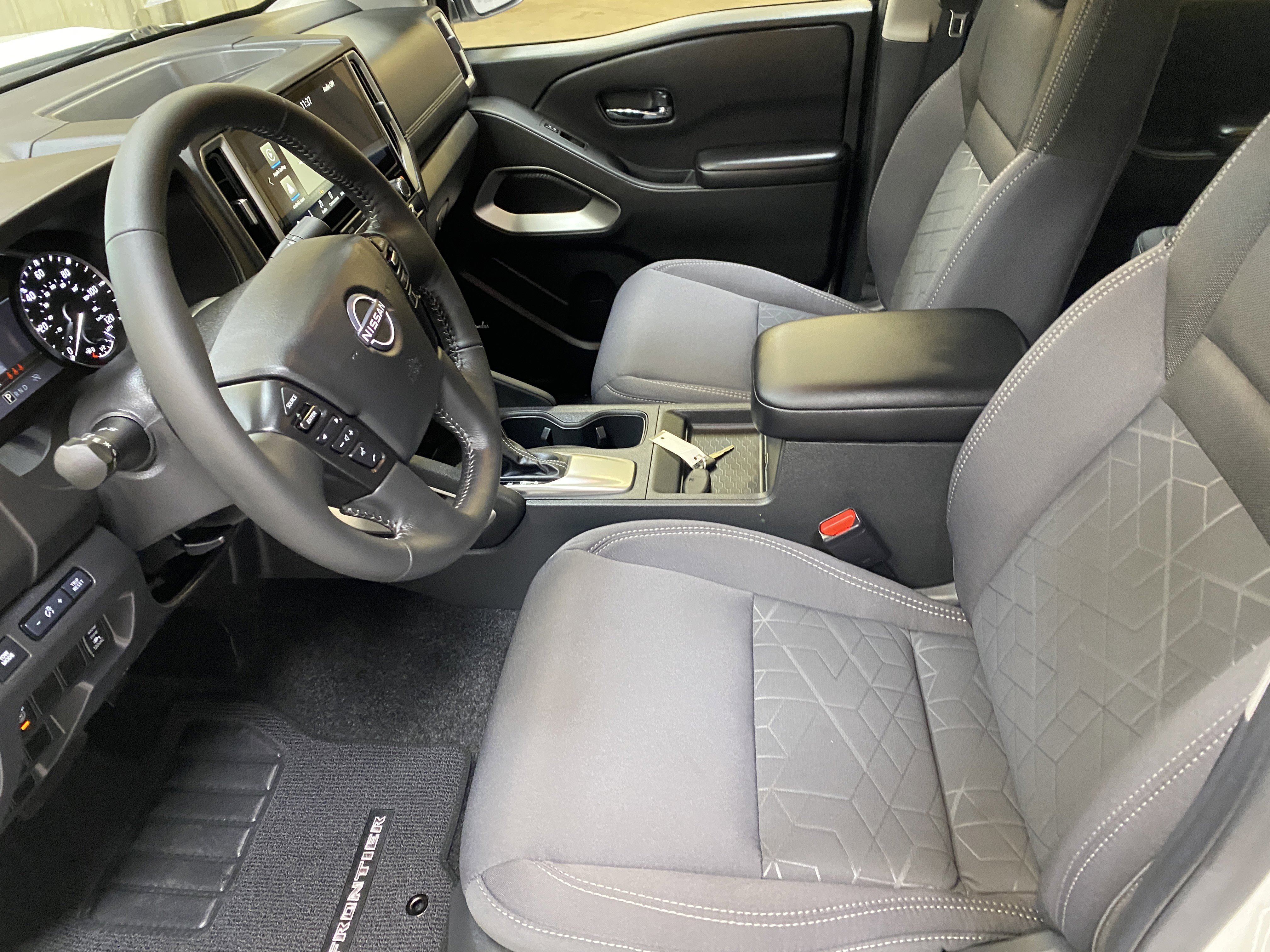 Used 2025 Nissan Frontier SV w/ SV Convenience Package image 18