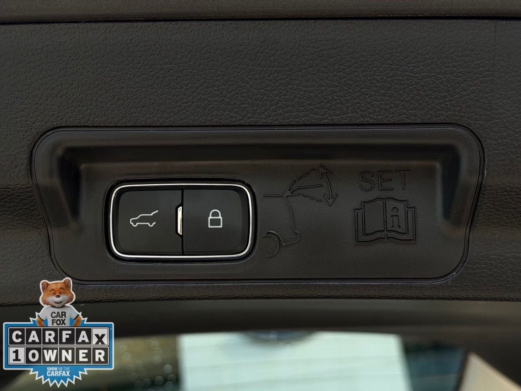 Used 2025 Ford Explorer Active RWD image 24