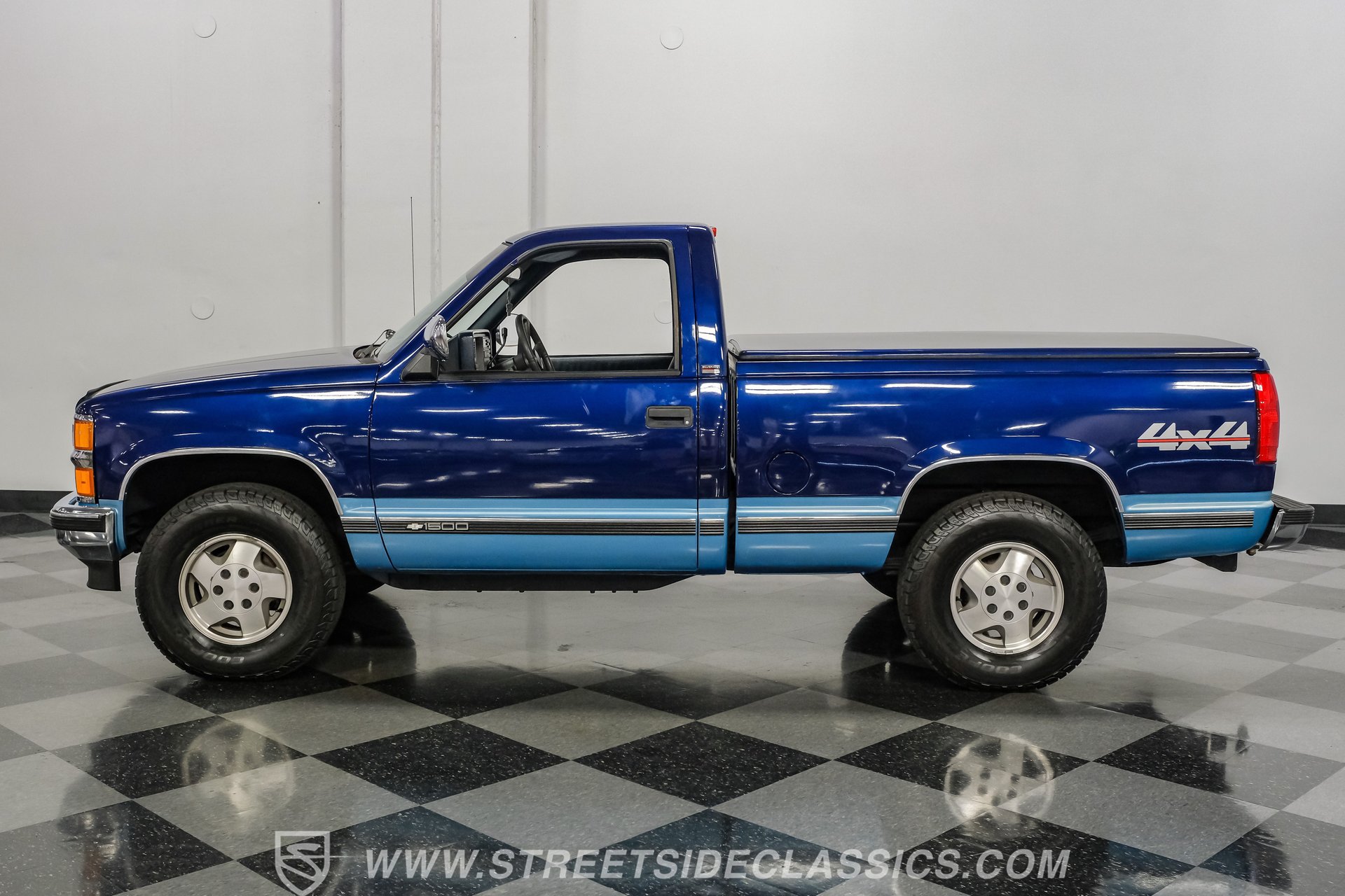Used 1994 Chevrolet Silverado 1500 4x4 Regular Cab image 2