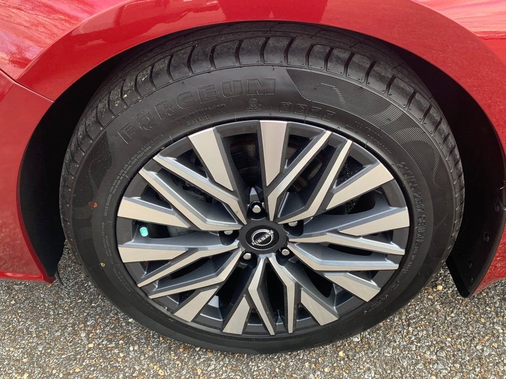 Used 2024 Nissan Altima 2.5 SV image 9