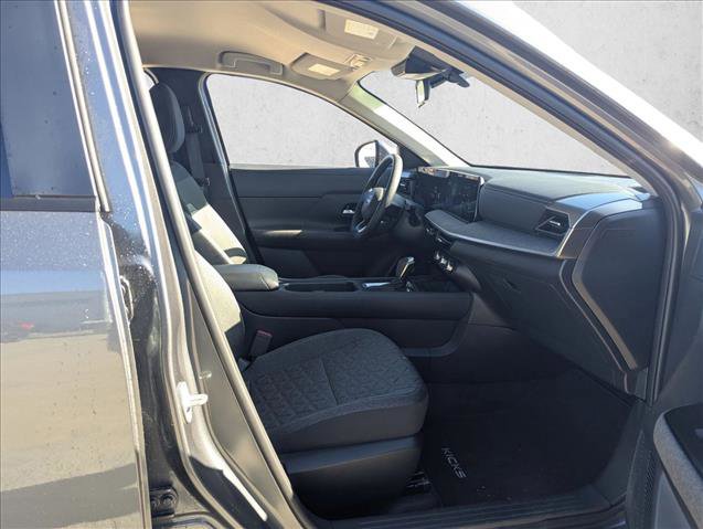 Used 2025 Nissan Kicks SV image 18