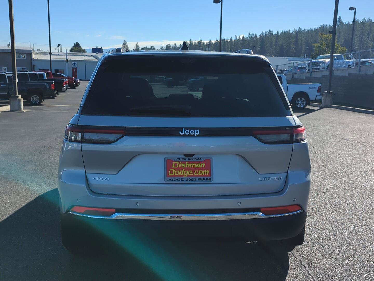 New 2025 Jeep Grand Cherokee Limited w/ Luxury Tech Group II image 5