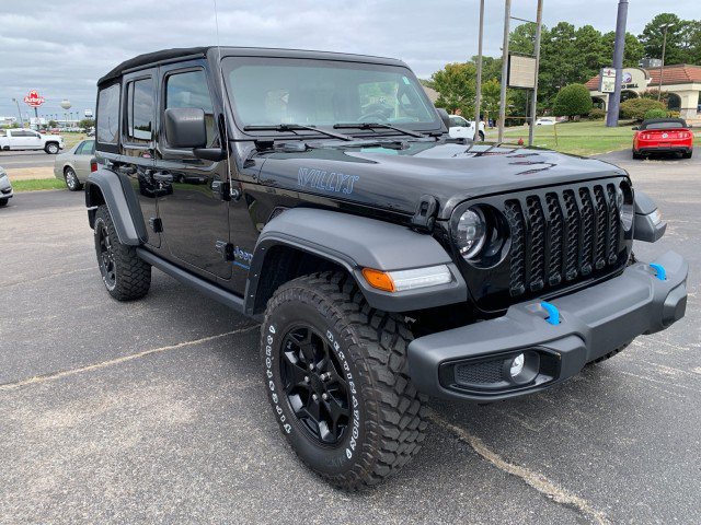 Used 2023 Jeep Wrangler Unlimited w/ Cold Weather Group AWD/4WD image 5