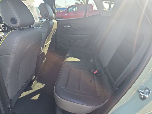 Used 2025 Chevrolet Trax ACTIV w/ Sunroof Package FWD image 13