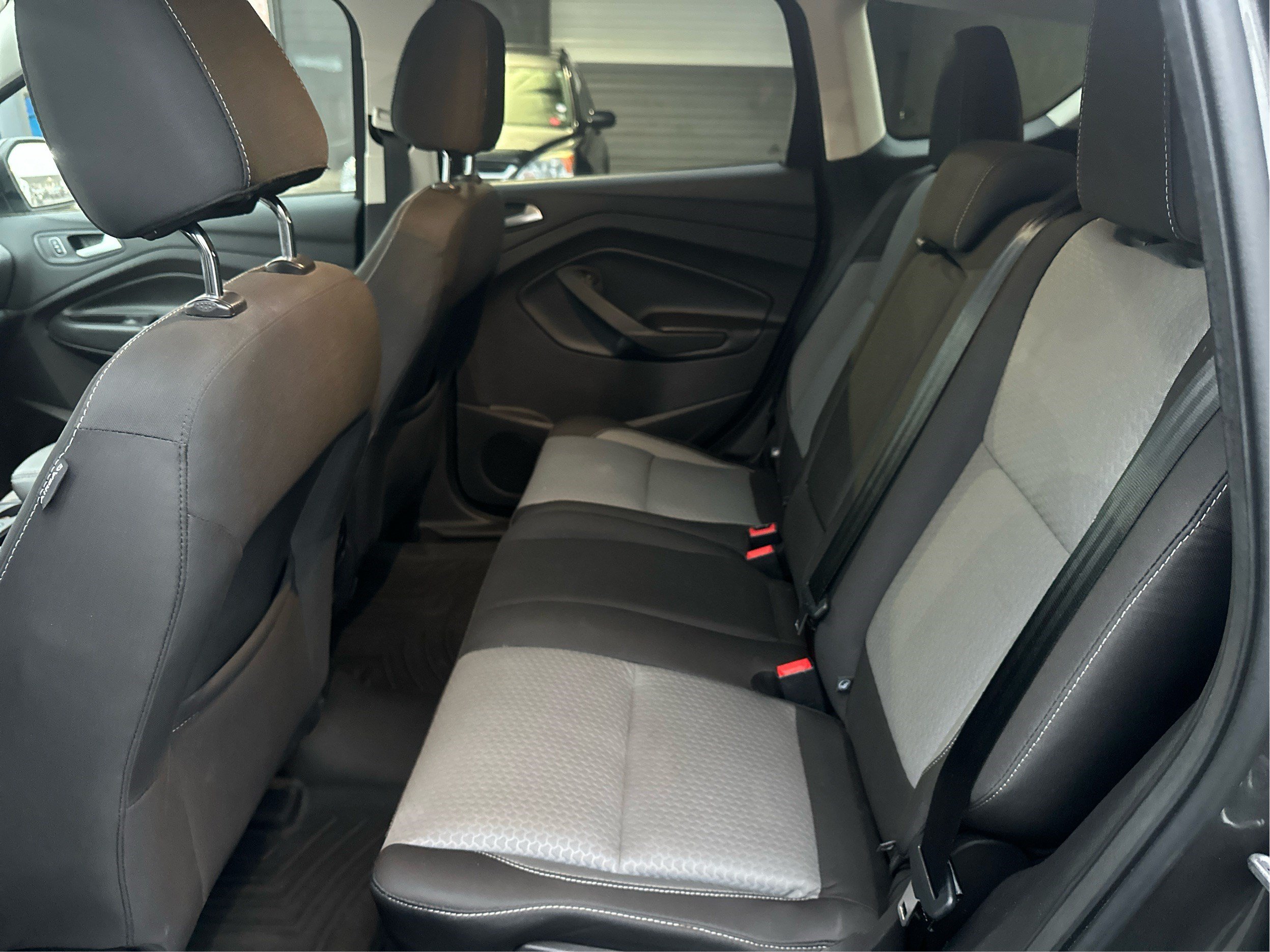 Used 2017 Ford Escape SE AWD/4WD image 10